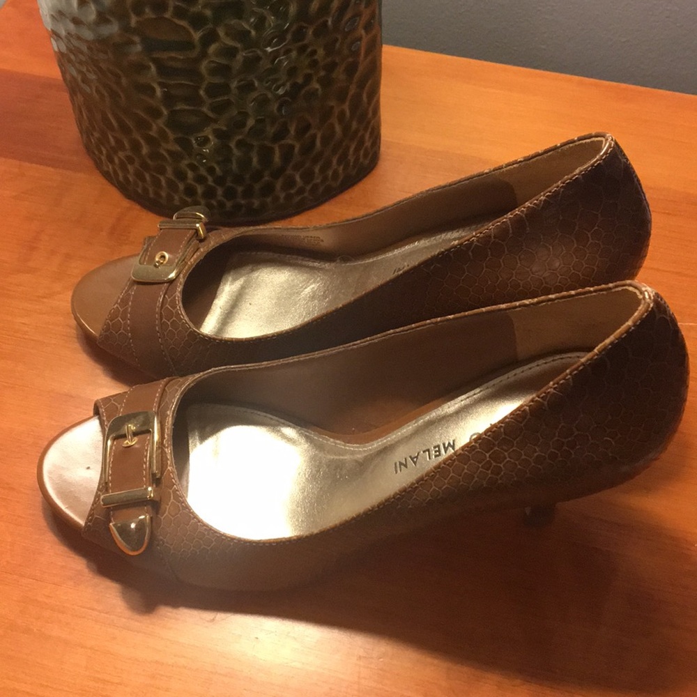 High heel shoe
